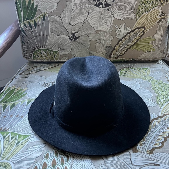 Black wool hat - Picture 3 of 3